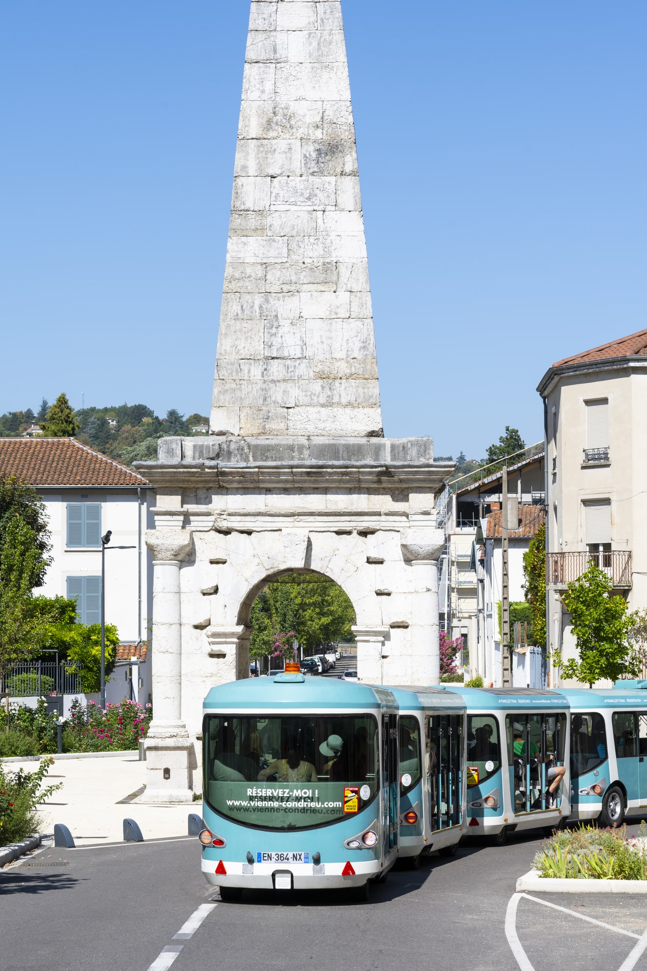 petit train visite ville vienne condrieu tourisme patrimoine