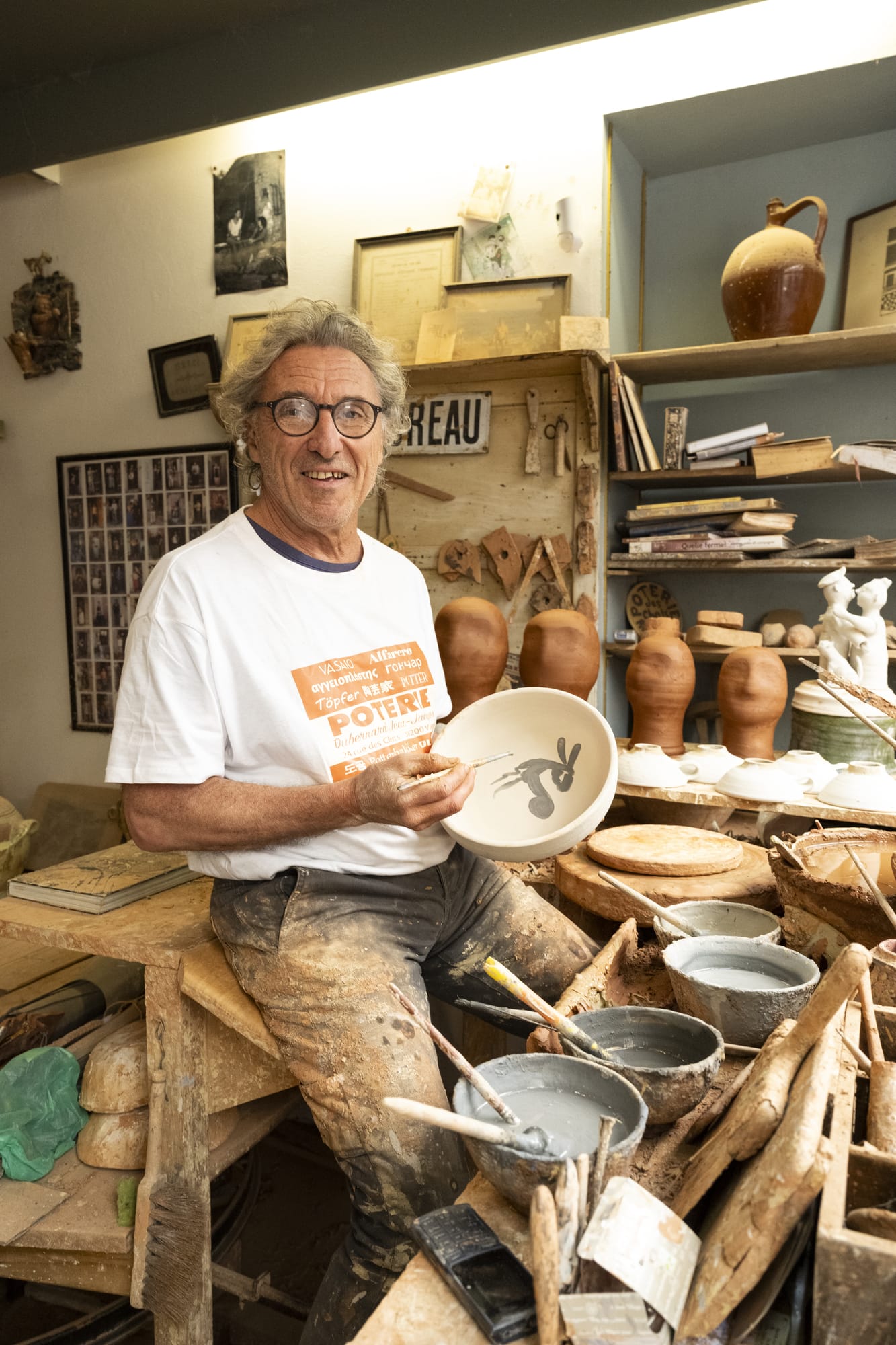 portrait potier dans son atelier