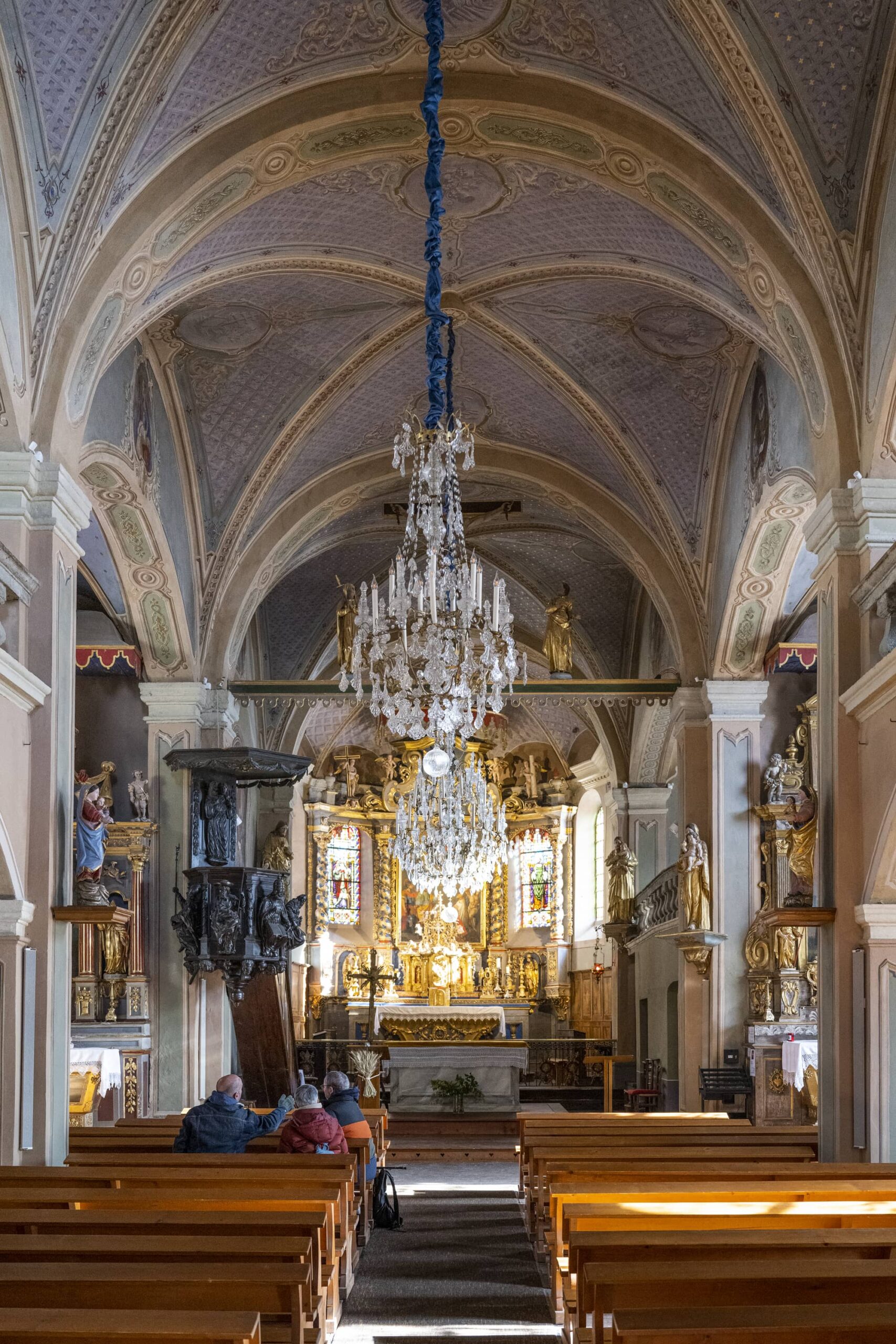 intérieur église montagne