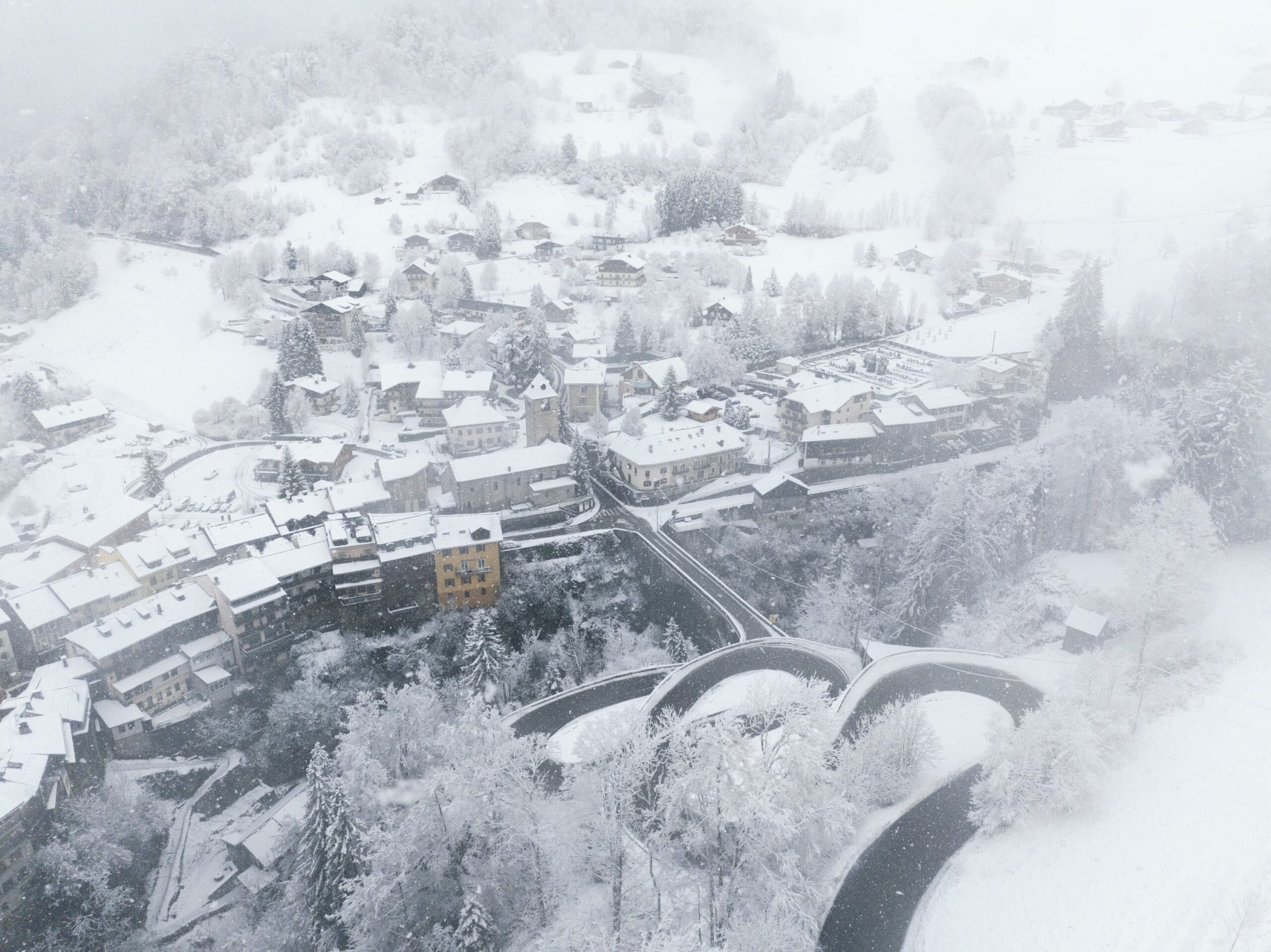 village neige en drone espace diamant hiver25